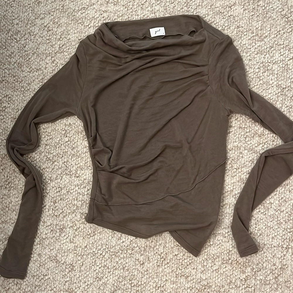 Geel drew top in sage